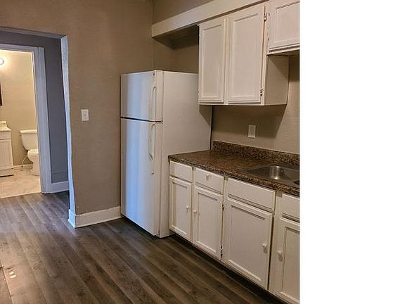 3rd image of 3004 E 10th St