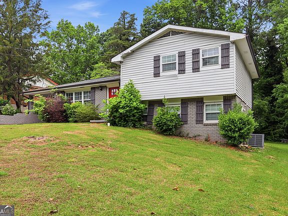 3rd image of 2590 McGlynn Dr