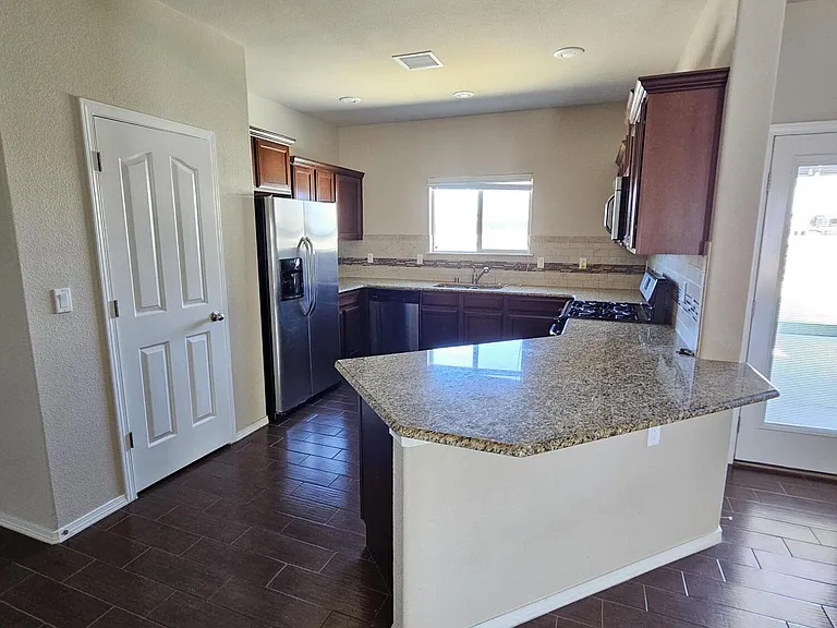 2217 Furtherpoint Pl — Photo 7