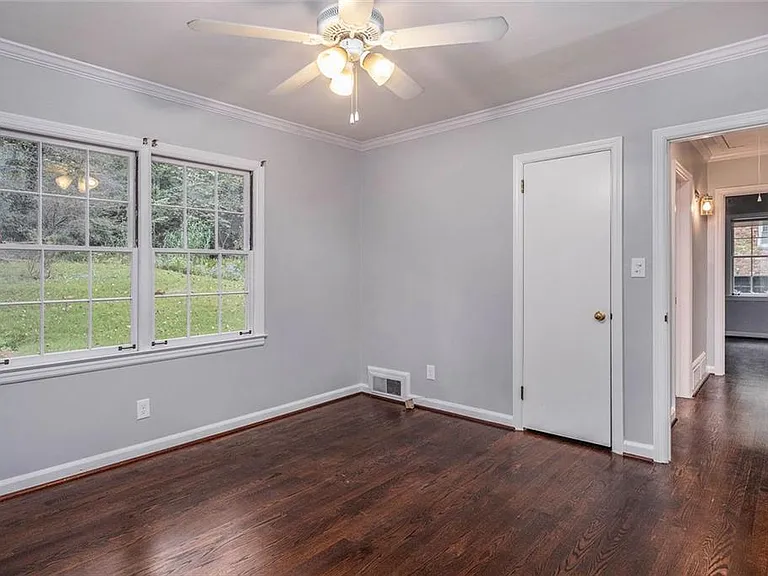 388 Lakemoore Dr NE — Photo 21