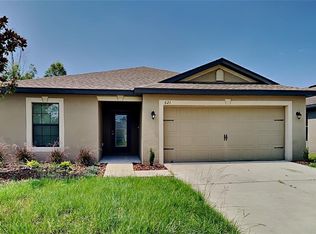 621 Chatham Walk Dr, Ruskin, FL 33570