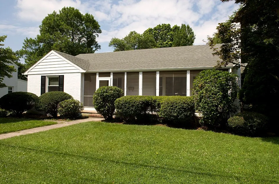 3 bed, 1675 sqft, $3,200 — Photo 1