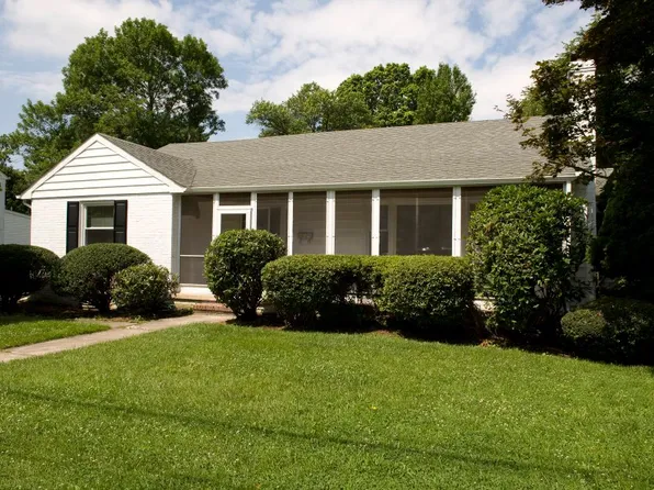 402 Orchard Rd, Newark, DE 19711