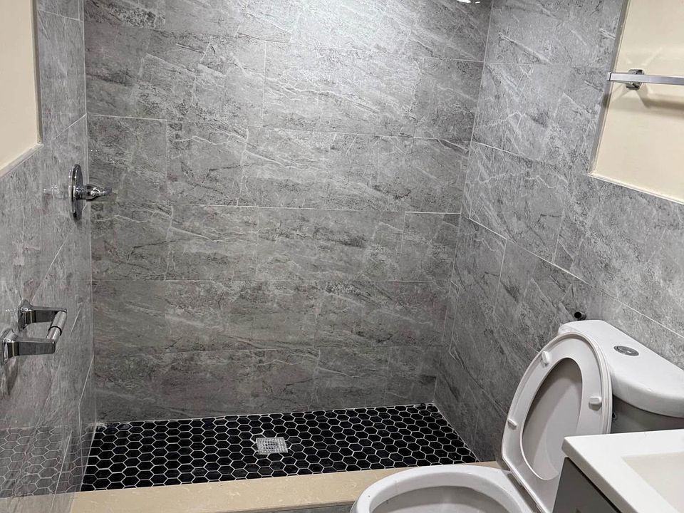 2nd image of 176 Juanita Ave #3