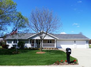 801 Pleasant Way, Seymour, WI 54165