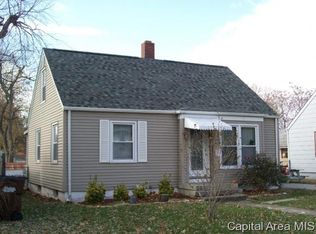 203 N Houston St, Taylorville, IL 62568