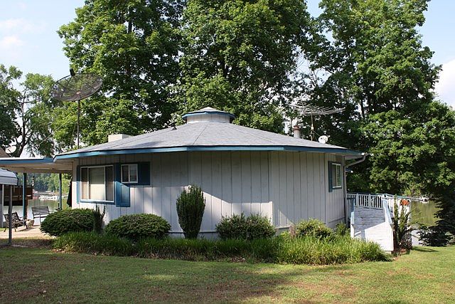 1st image of 119 Ferry Hill Dr