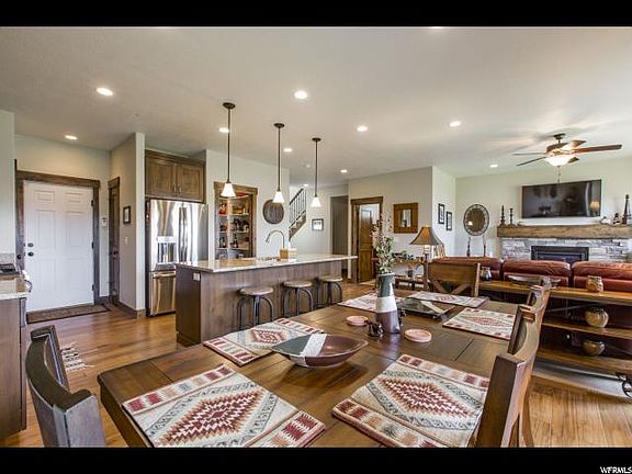 4th image of 924 W Abigail Dr #189