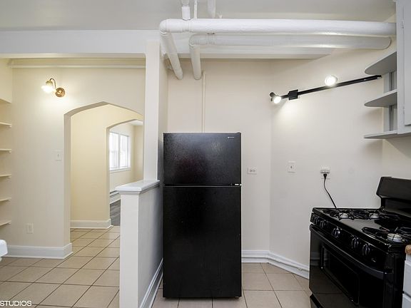 5th image of 5316 N Bowmanville Ave #1R