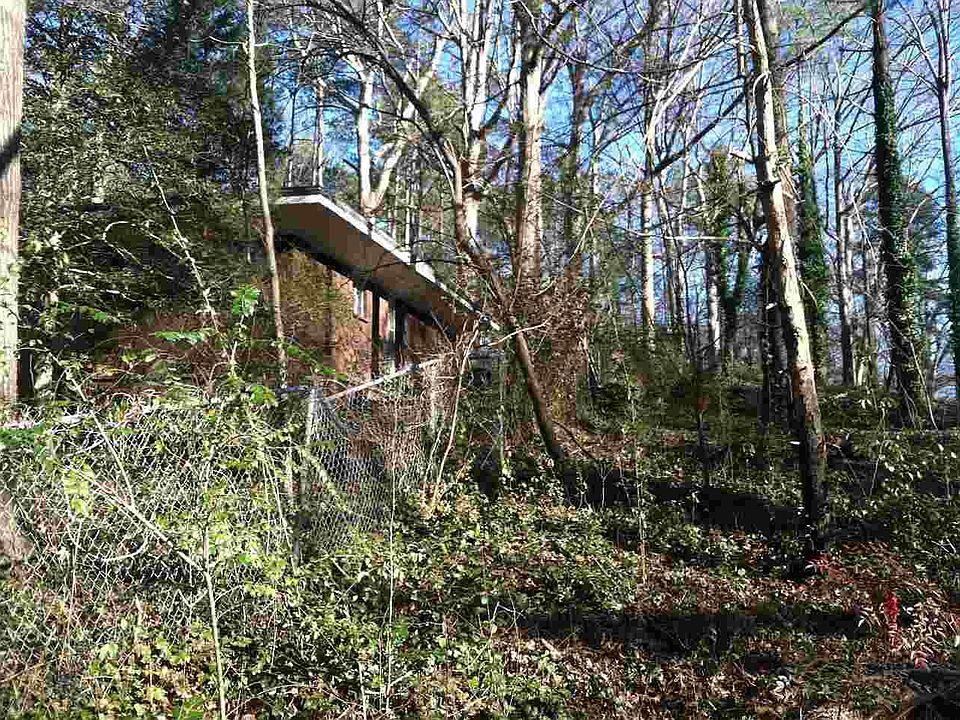 2nd image of 1009 Textile Rd