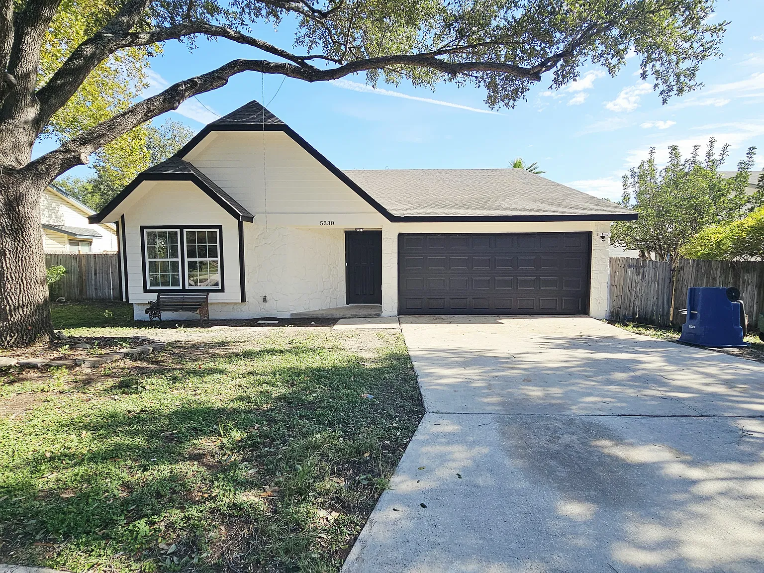 3 bed, 1876 sqft, $2,100 — Photo 2