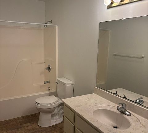 2nd image of 804B 3rd Street Pl SW