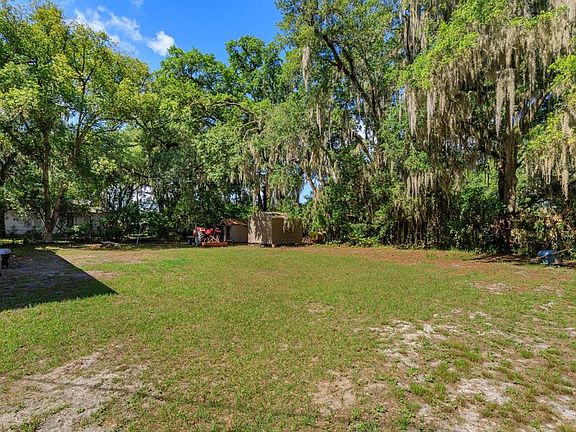 3rd image of 2820 Magnolia Ave