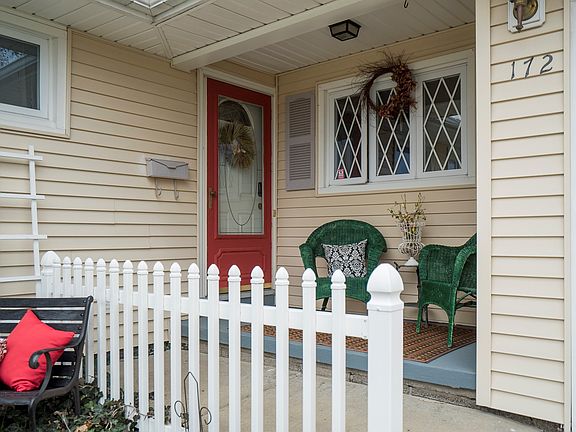 3rd image of 172 Woodmere Dr