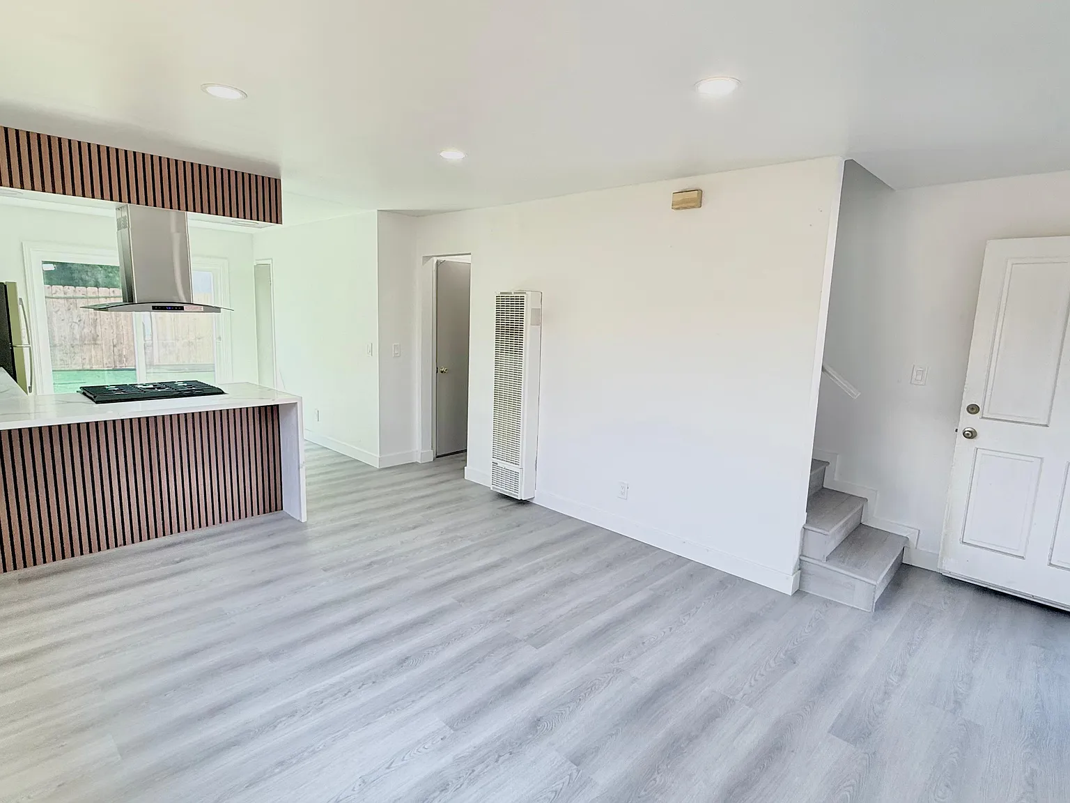 1546 Brighton Ave — Photo 1