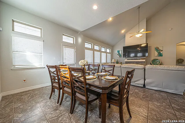 8923 Monument Parke — Photo 10