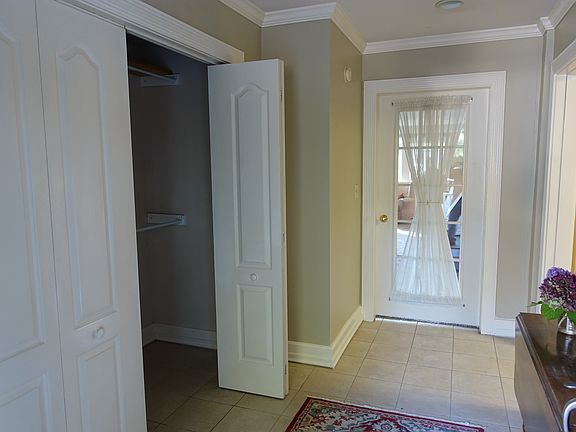 Entry Room (full Closet)