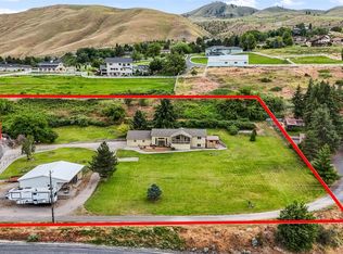 2049 Sleepy Hollow Rd, Wenatchee, WA 98801