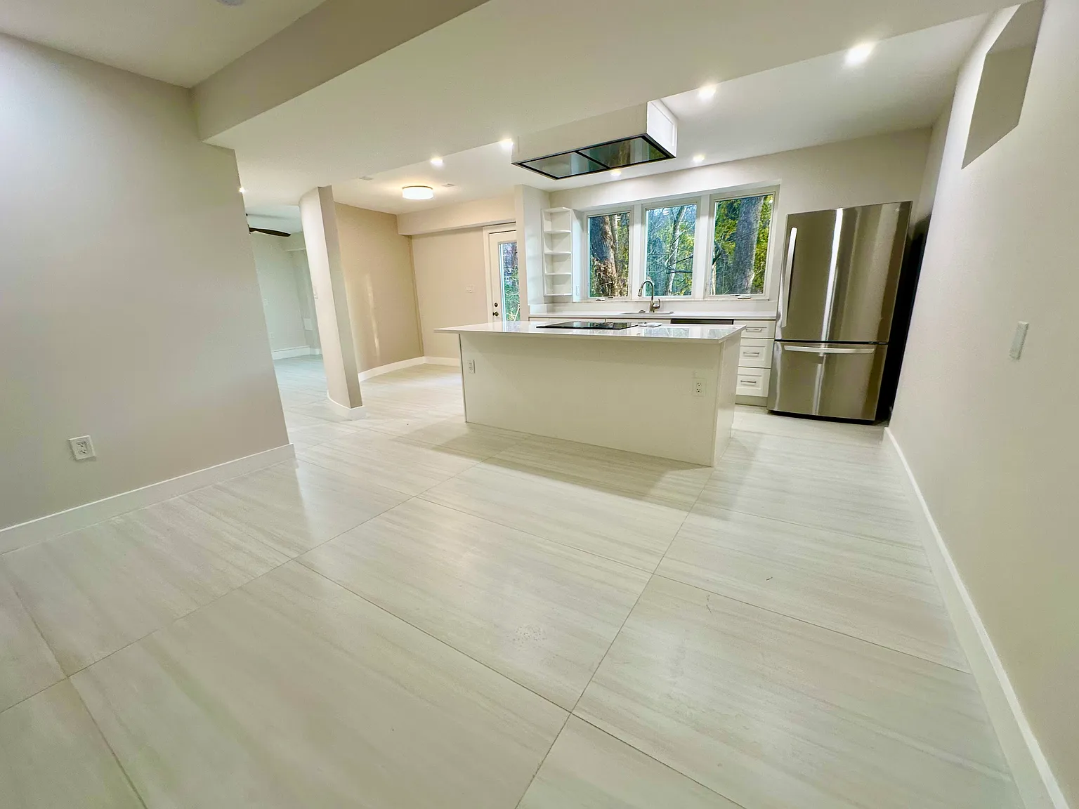 6405 Broad St — Photo 3