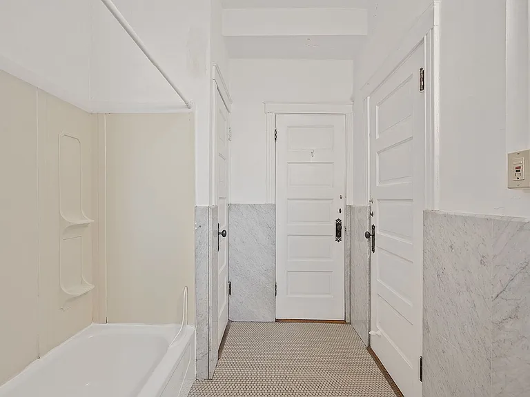 The Maplewood — Photo 14