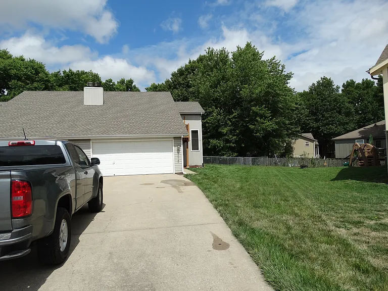 12820 S Arapaho Dr — Photo 1