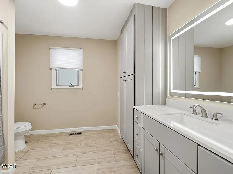 3410 Greens Rd — Photo 8