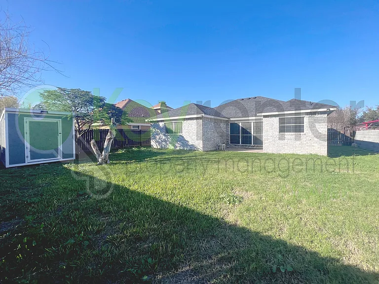 1204 E Rio Vista Ave — Photo 24