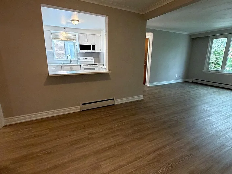 43 Morgan Ave — Photo 3