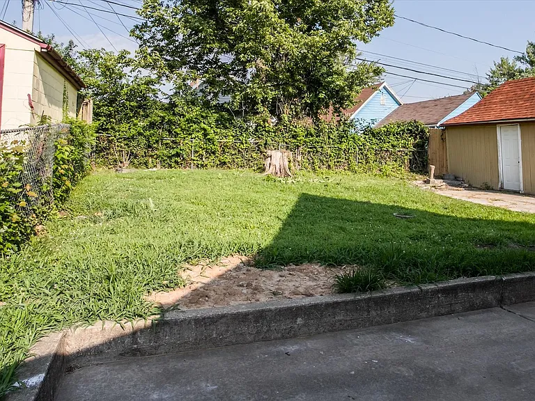 6210 Agnes Ave — Photo 4