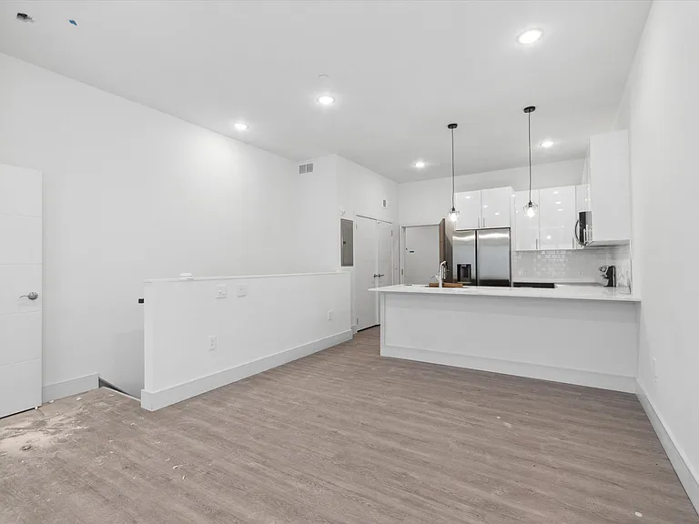 1221 E Fletcher St #108A — Photo 17