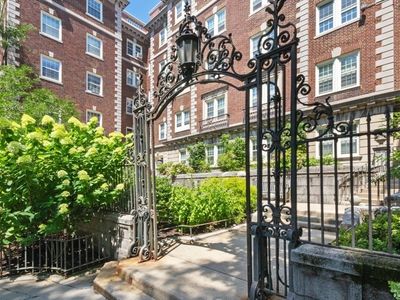 3 Arlington St APT 54, Cambridge, MA, 02140