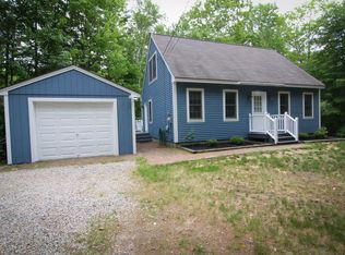 15 N Village Rd, Cape Neddick, ME 03902