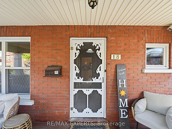 3rd image of 18 Rowe St