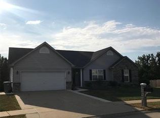 1141 Warm Winds Dr, O'Fallon, MO 63366