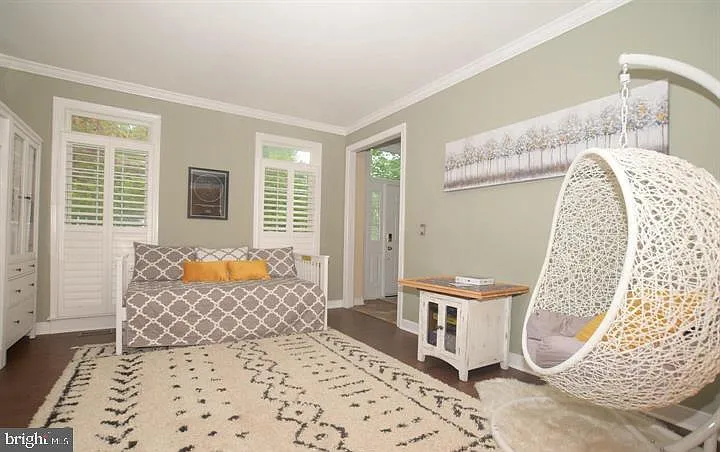 32 Monument Dr — Photo 4