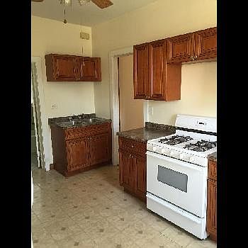 3rd image of 3046 N Francisco Ave