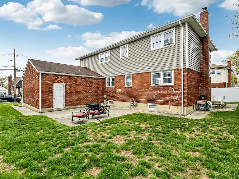 183 Litchfield Ave — Photo 18