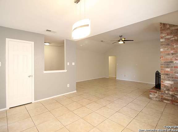 4th image of 1023 Hedgestone Dr