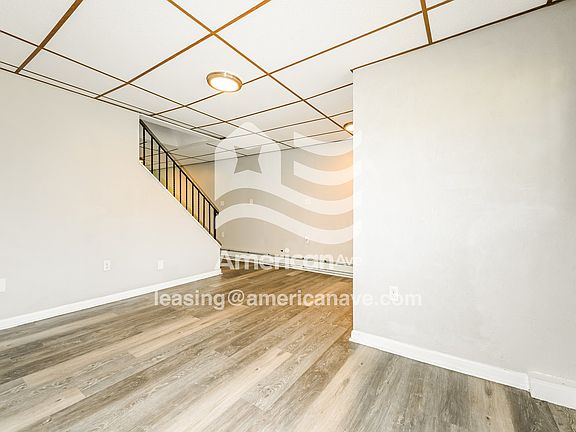 751431_002_living_room_3.jpg