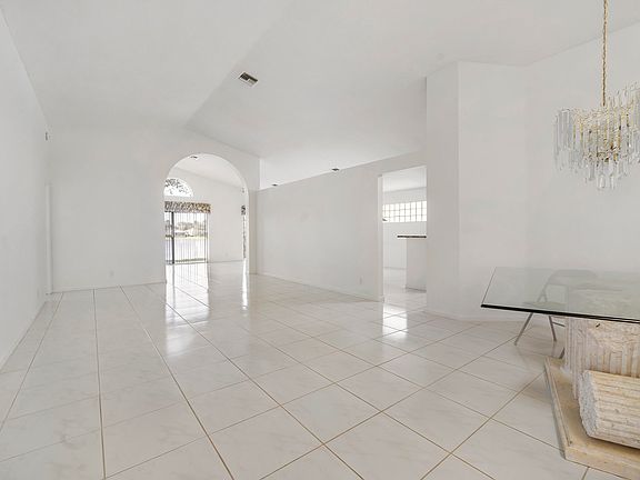 4th image of 12647 Majestic Isles Dr