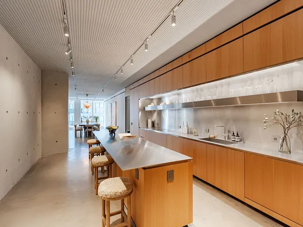 100 E 53rd St #9C, New York, NY 10022