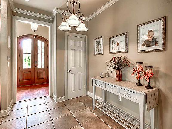 5th image of 608 Toulouse Ct