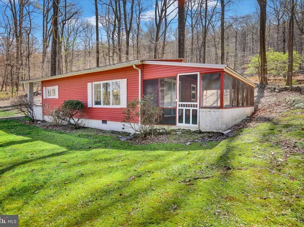 666 Gerhart Ln, Reading, PA 19606