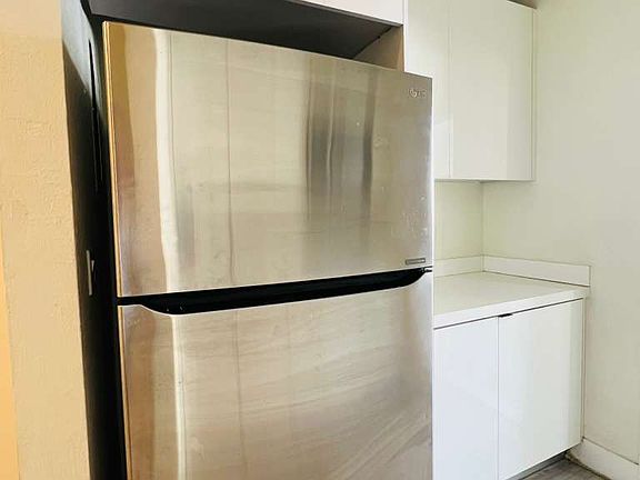 5th image of 110 NW 58th St #1