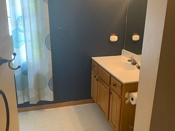 Full Master bath (upper)