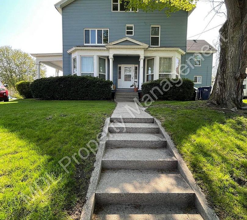 1st image of 300 E Pearl St APT 3