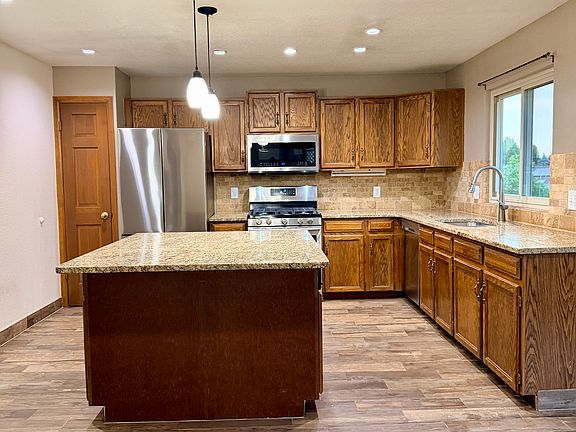 2nd image of 10657 W Roxbury Ave