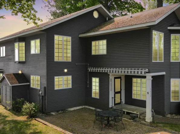 5452 Birchwood Dr, Cheboygan, MI 49721