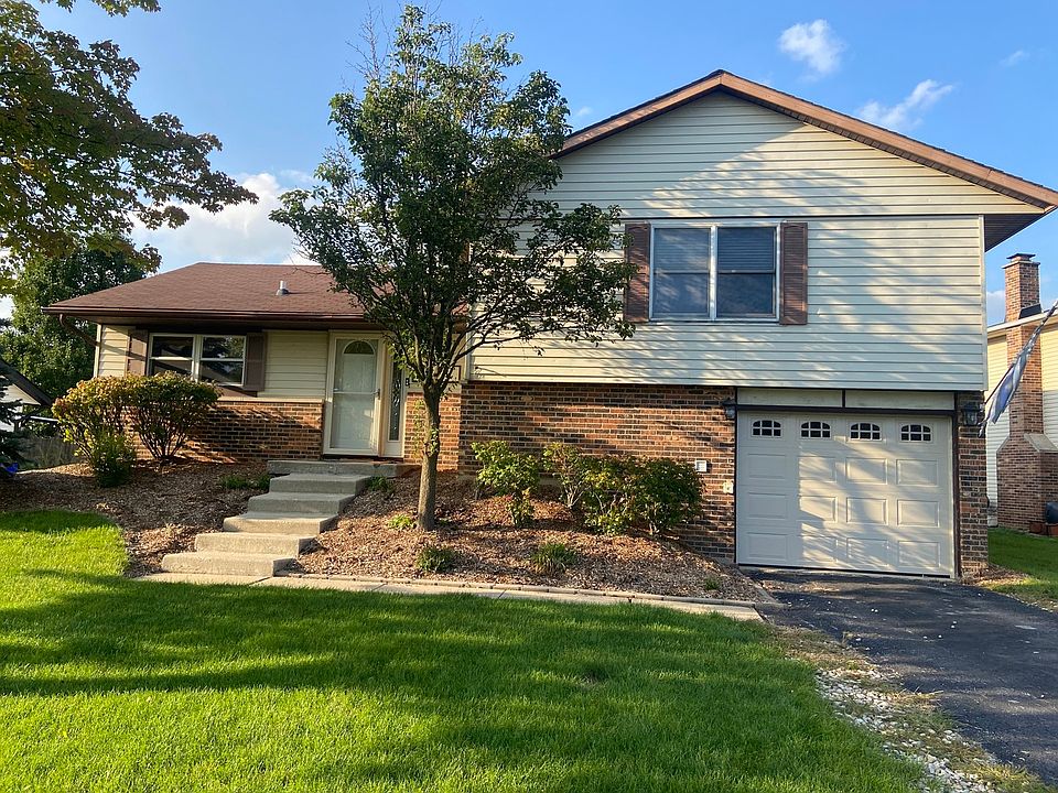 1st image of 8202 W Norwood Dr