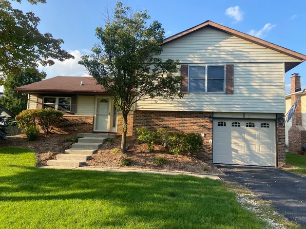 8202 W Norwood Dr, Frankfort, IL 60423